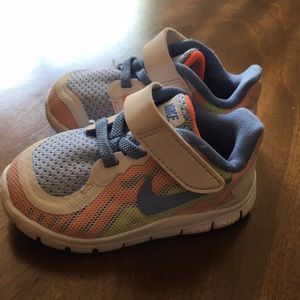 Nike free toddler shoes